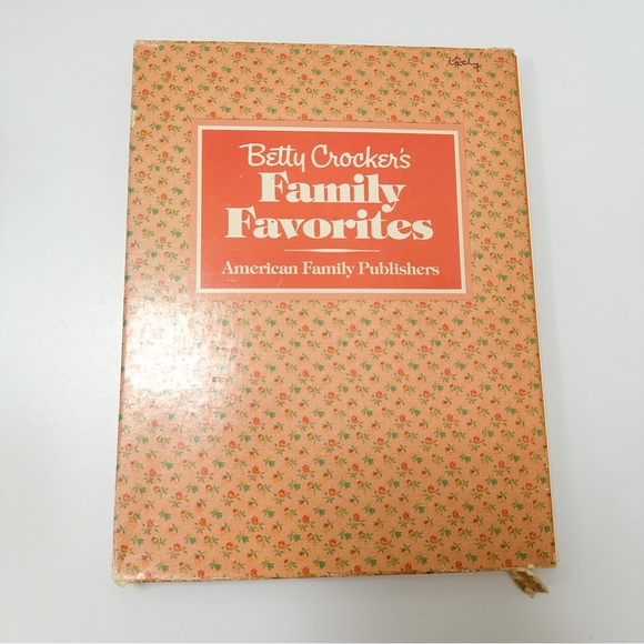 Vintage 1987 Betty Crocker's Family Favorites Set of 4 - Picture 10 of 11